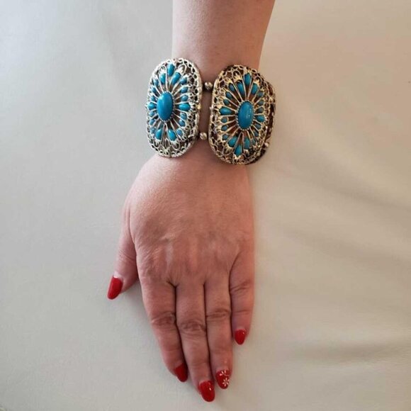 TURQUOISE TONED AND SILVER COLORED BRACELET - Picture 3 of 3